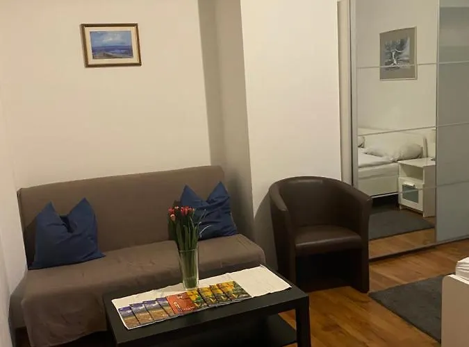 Rooms And Apartments Nokturno