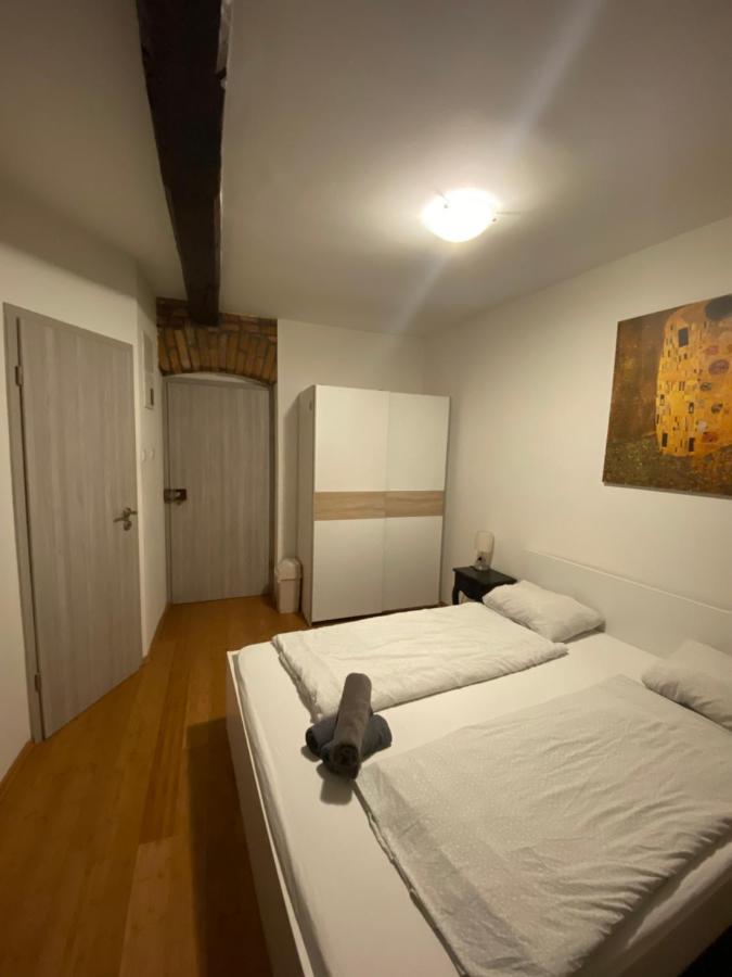 And Nokturno * Zagreb