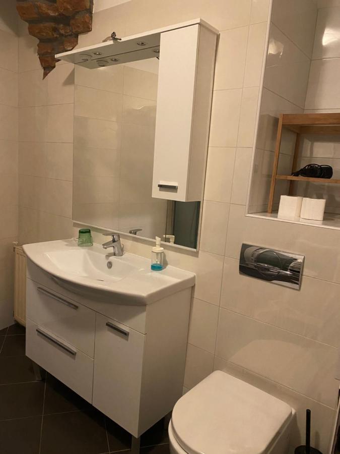 Apartment And Nokturno *